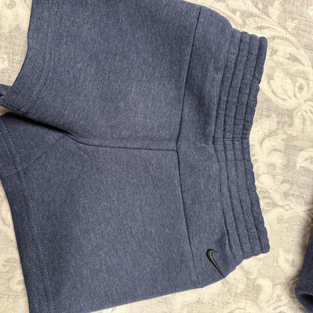 Nike Blue Short Sleeve Tee and shorts set - Picture 8 of 9